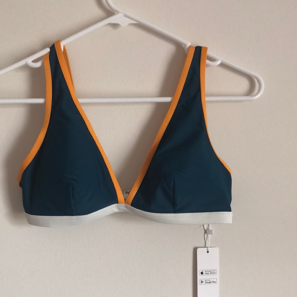 ✨BRAND NEW✨ sporty CUPSHE vneck bikini top